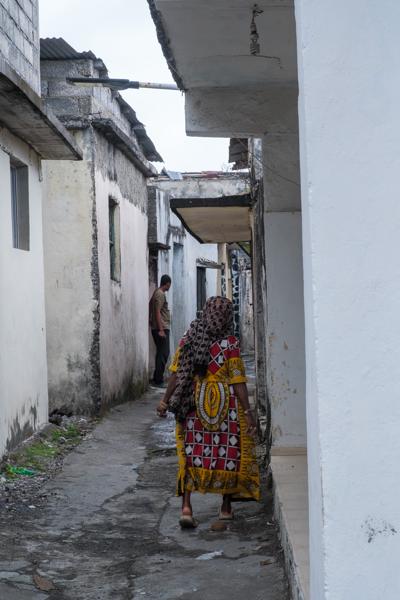 Morning walk through a narrow alley in Mutsamudu, Anjouan (Comoros) Ikoni, Comoros