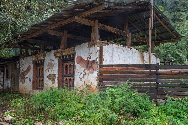 Traditional Bhutanese Farmhouse with Painted Wall Mural, Thimphu District Boegarna_Dodennang, Bhutan