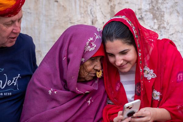 Sharing a Phone Screen in Jodhpur, Rajasthan Luni Tehsil, India