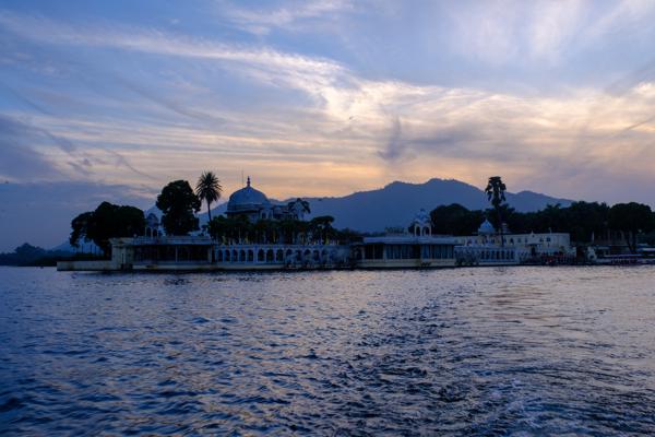 Jag Mandir Palace at Sunset, Lake Pichola (Udaipur, India) Udaipur, India