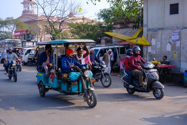 Morning Traffic with E‑Rickshaw in Jaipur, India Jaipur, India