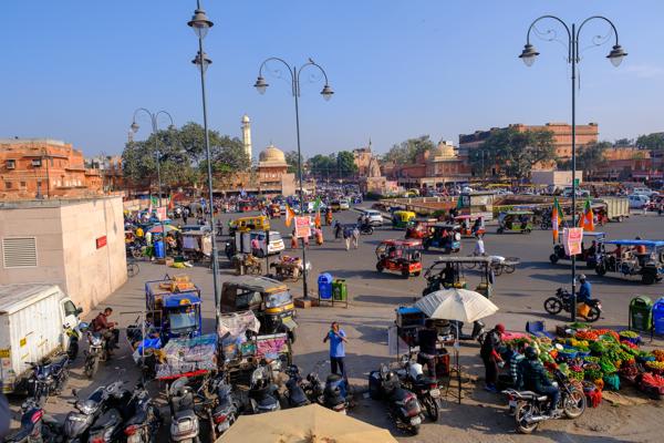 Morning traffic and market scene in Jaipur’s Pink City Jaipur, India