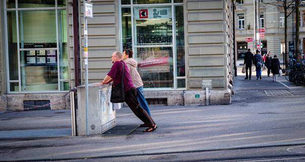 Liegestütze in der Stadt Bern, Switzerland