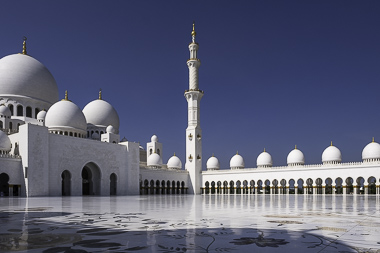 Spirituality in White: The Serenity of Sheikh Zayed Mosque - Abu Dhabi - United Arab Emirates